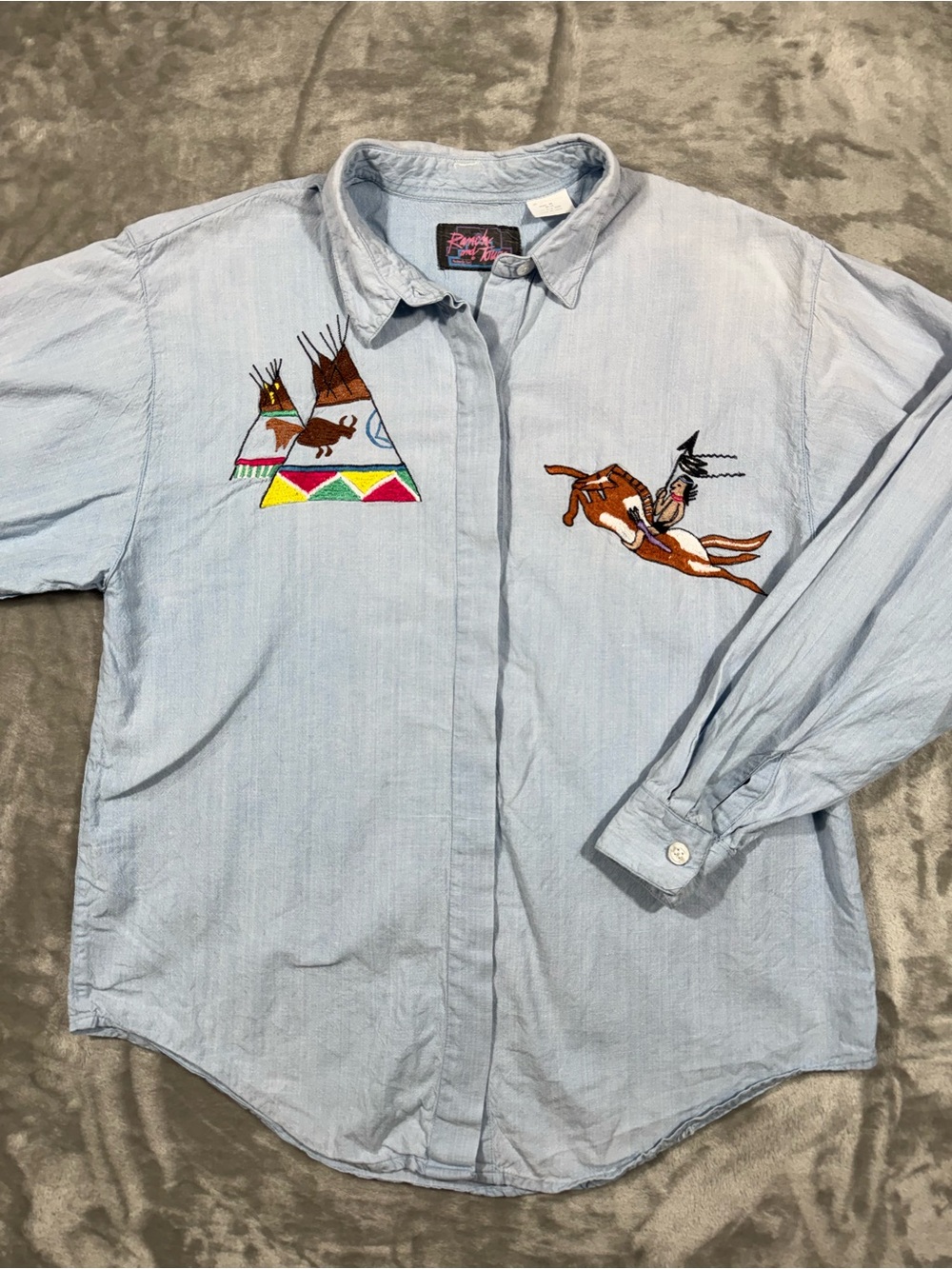 Ranch and Town Womens M Blue Chambray Button Shirt Cotton Western Embroidered